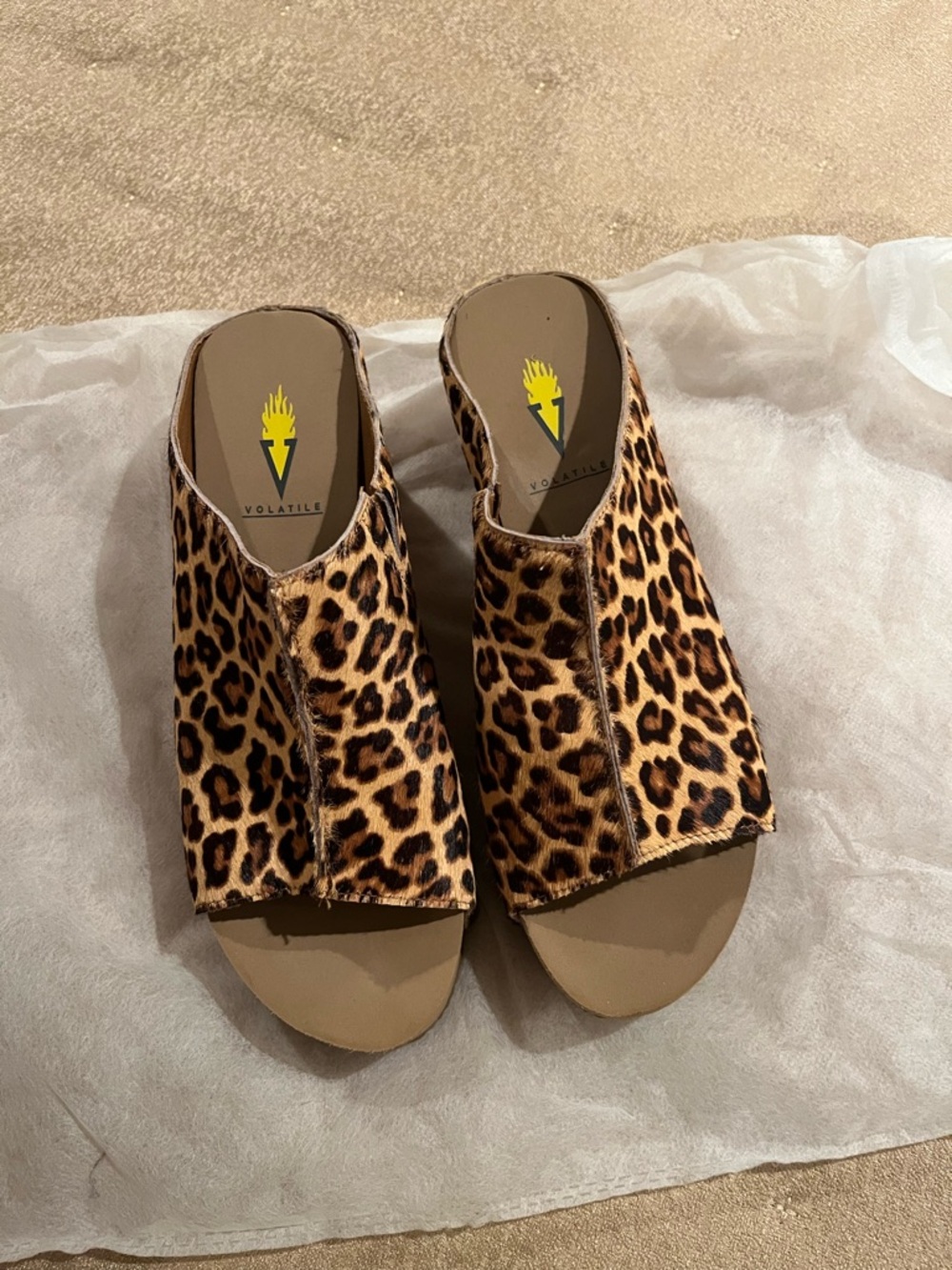 Volatile Leopard Print Mule Slides - Tan & Black